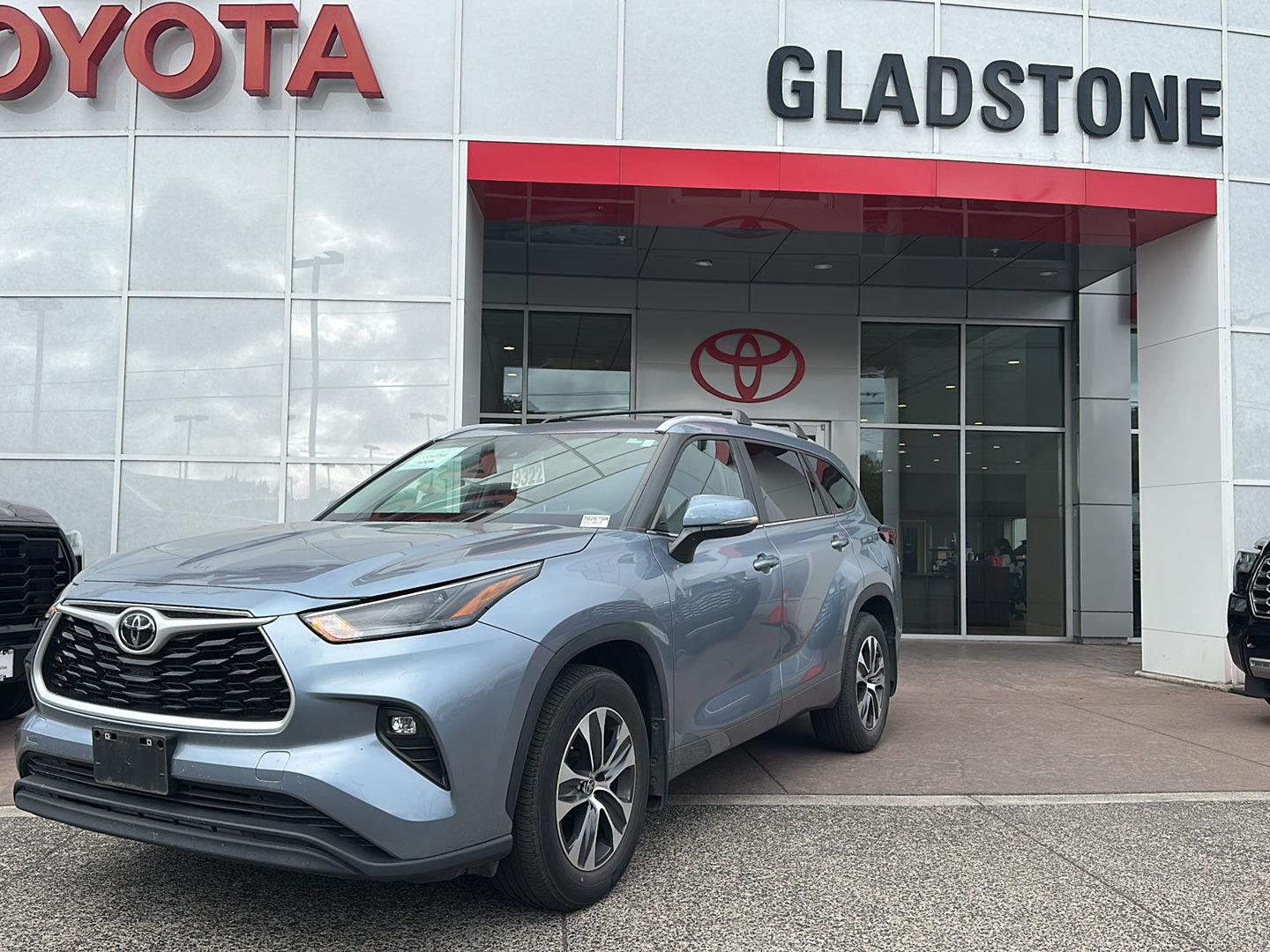 Moon Dust 2024 Toyota Highlander SUV / Crossover All-Wheel Drive Automatic