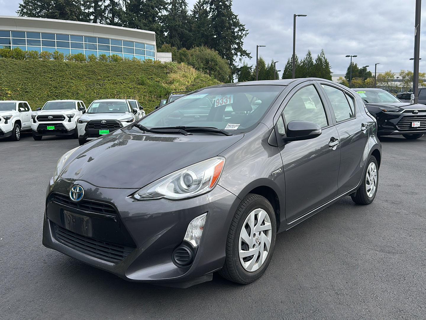 Magnetic Gray Metallic 2015 Toyota Prius c Hatchback Front-Wheel Drive