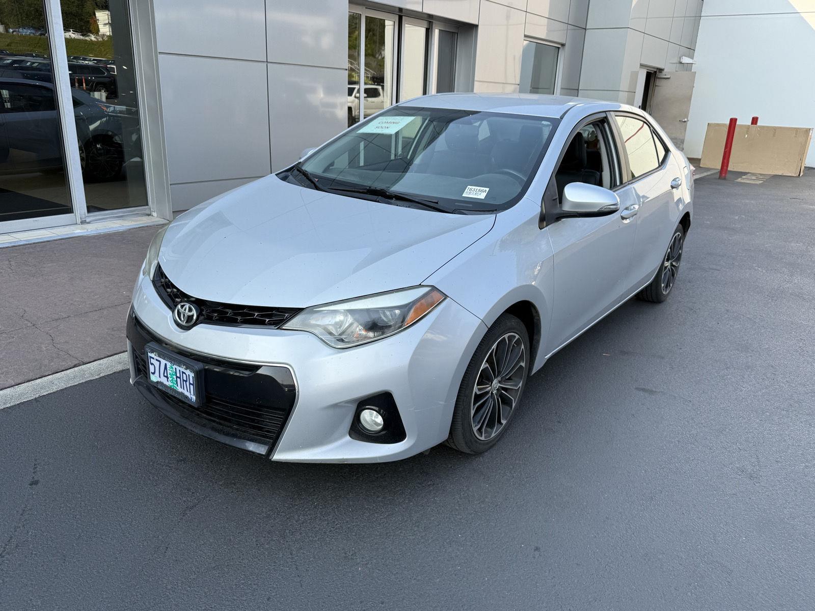 Classic Silver Metallic 2015 Toyota Corolla Sedan Front-Wheel Drive 