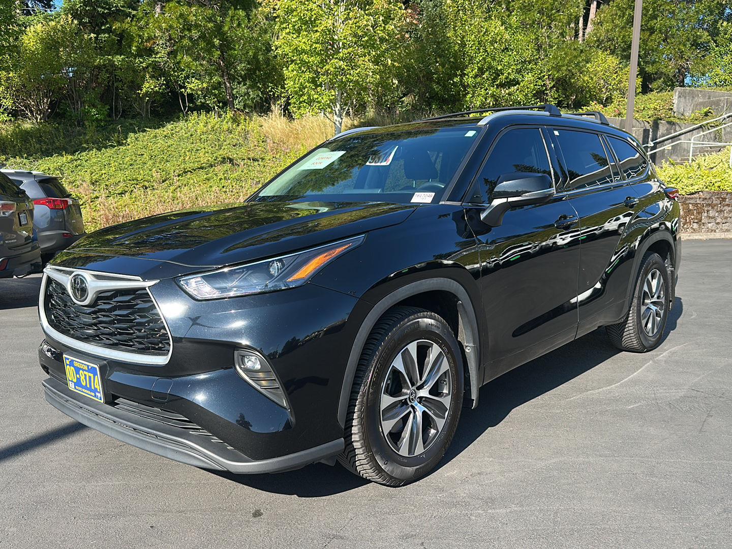 Midnight Black Metallic 2022 Toyota Highlander SUV / Crossover All-Wheel Drive Automatic