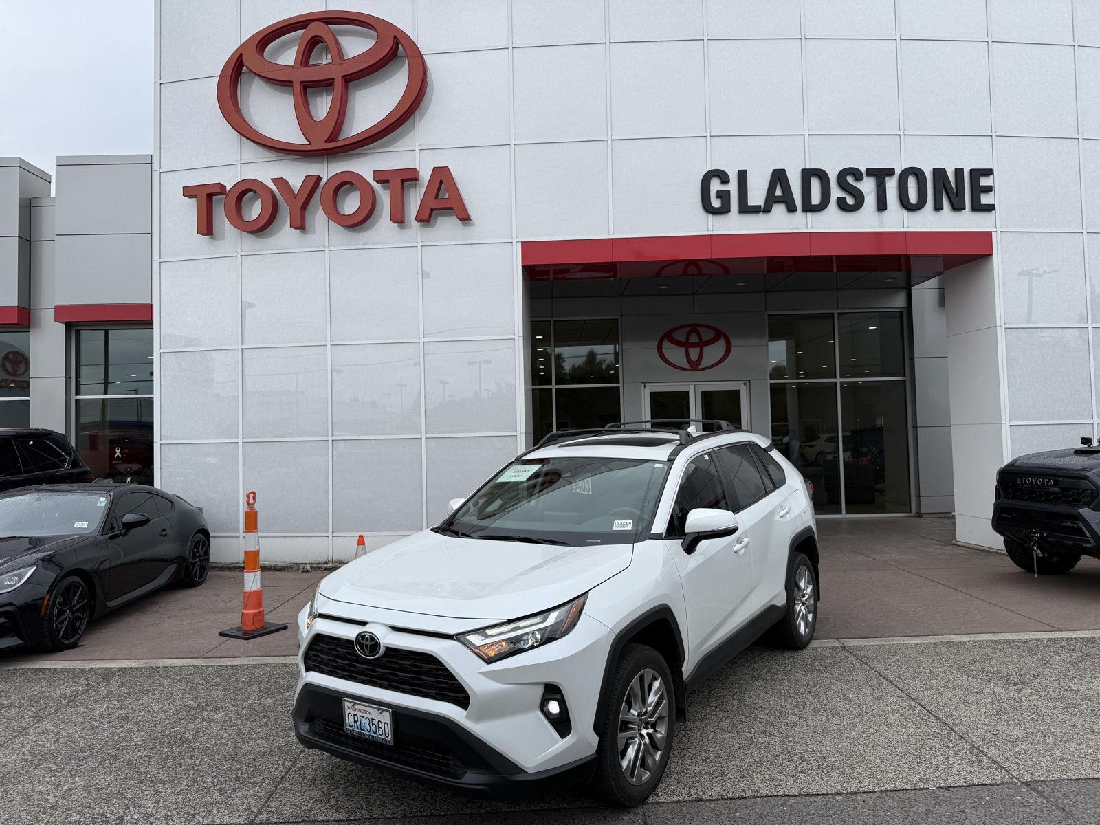 White (Wind Chill Pearl) 2024 Toyota RAV4 SUV / Crossover Front-Wheel Drive Automatic