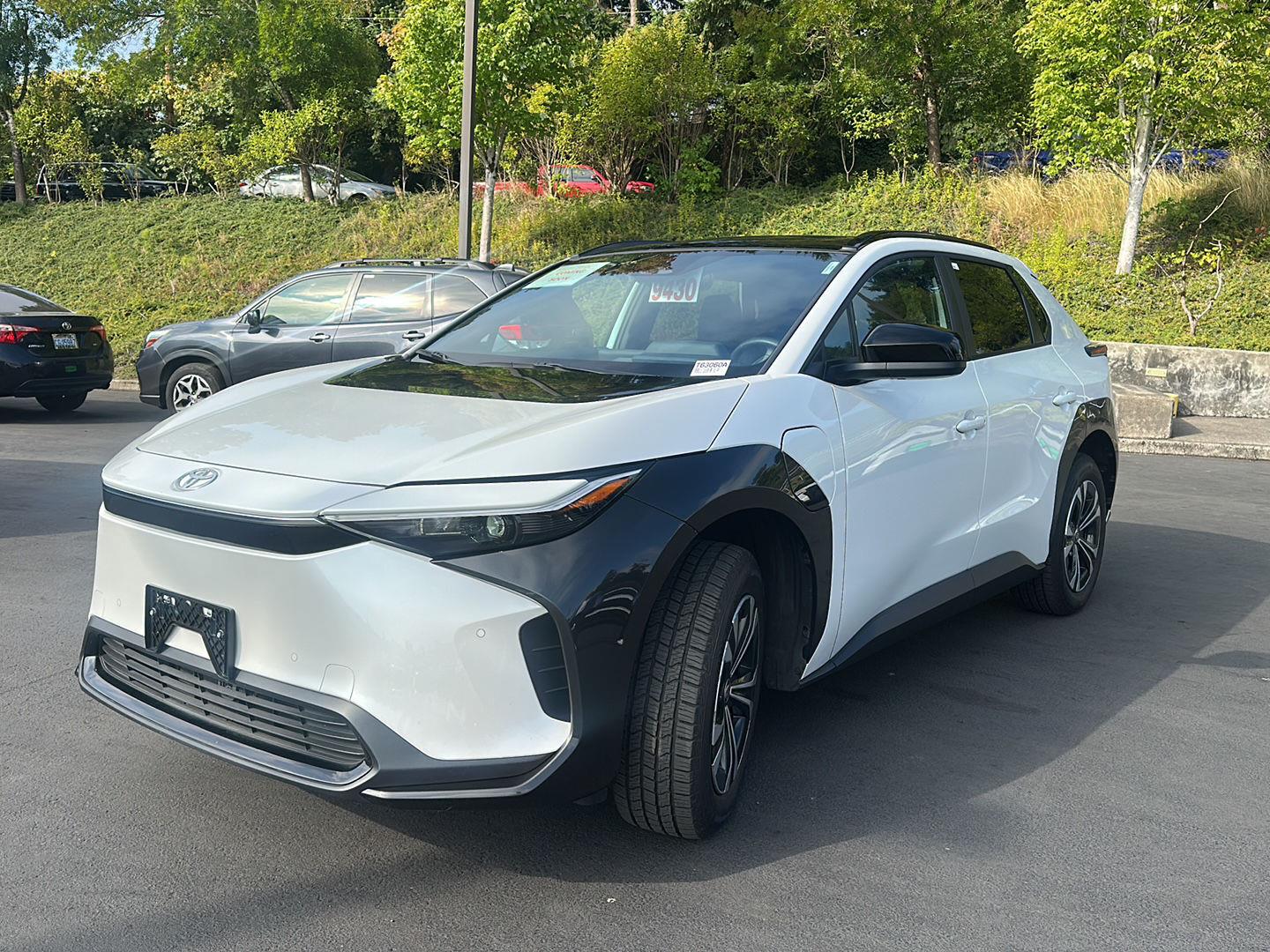 White (Wind Chill Pearl) 2024 Toyota bZ4X SUV / Crossover All-Wheel Drive Automatic