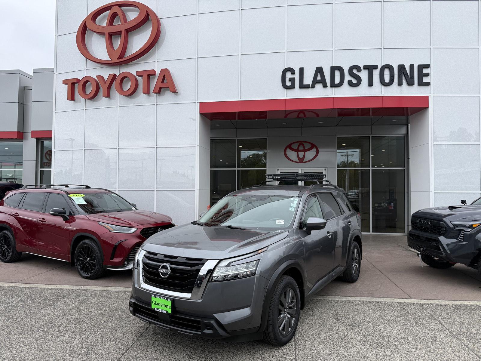  2022 Nissan Pathfinder SV 4WD   