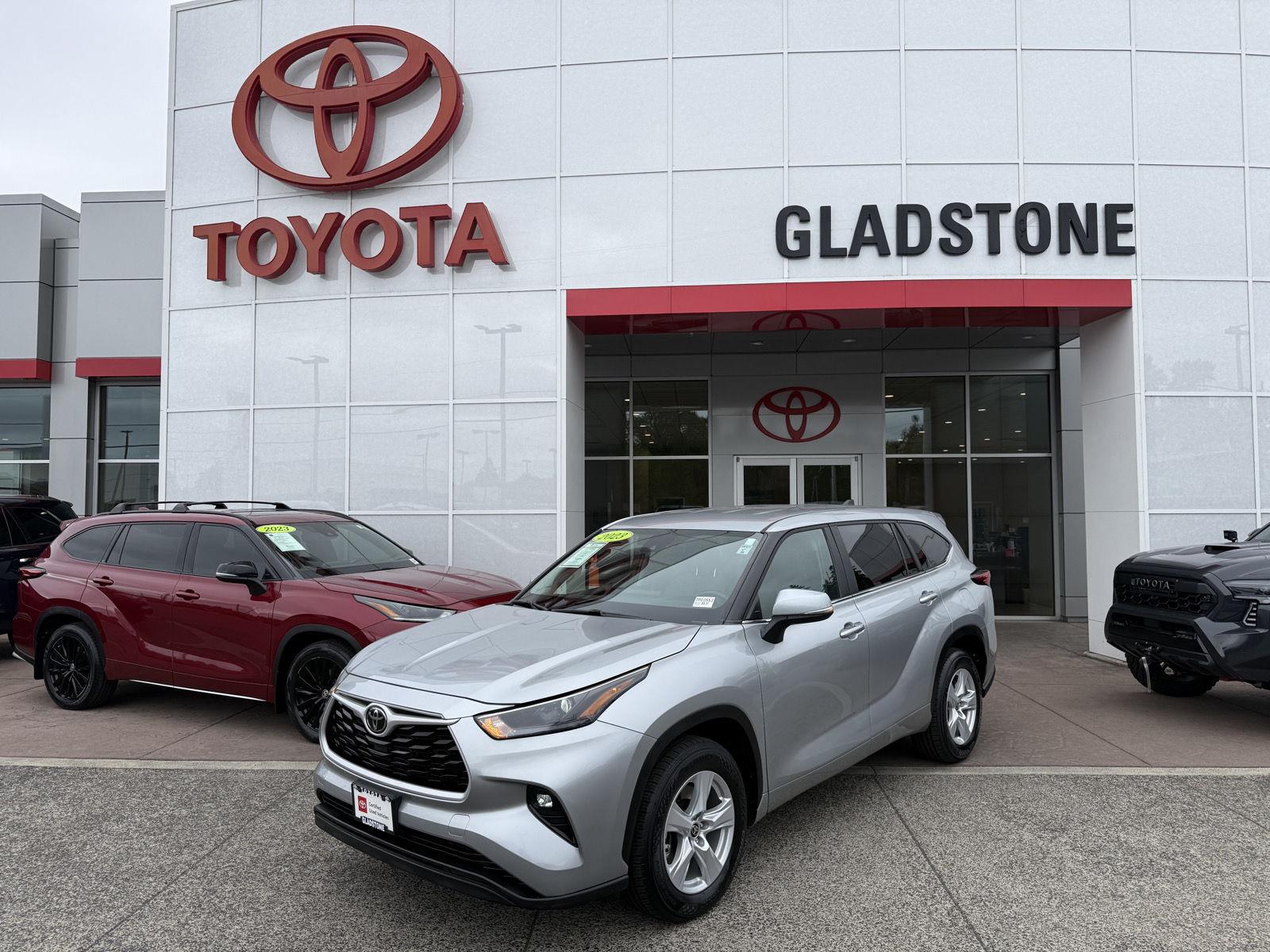 2023 Toyota Highlander Plata (Celestial Silver Metallic) SUV/Crossover Tracción delantera Automática