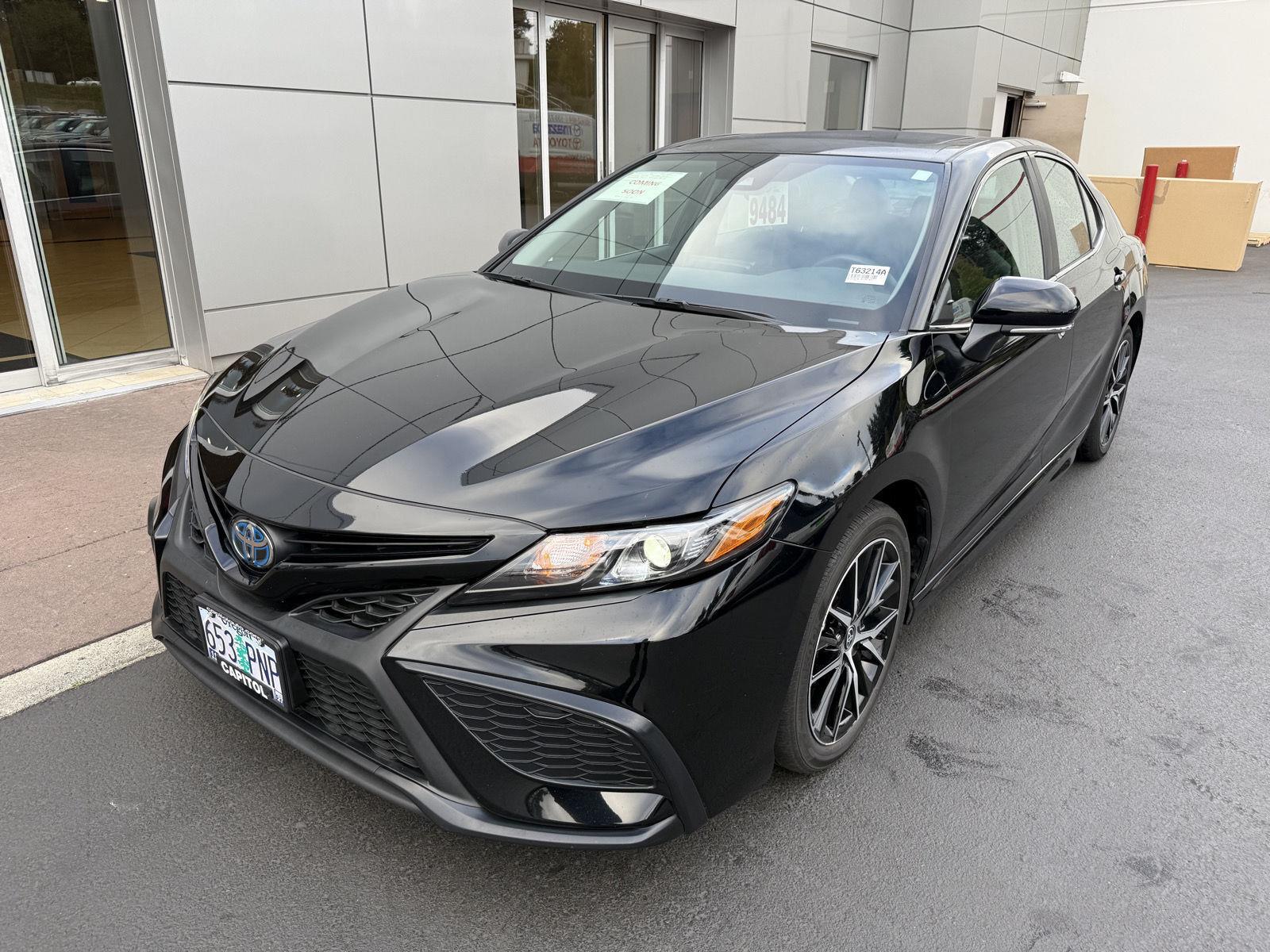 Midnight Black Metallic 2024 Toyota Camry Hybrid Sedan Front-Wheel Drive