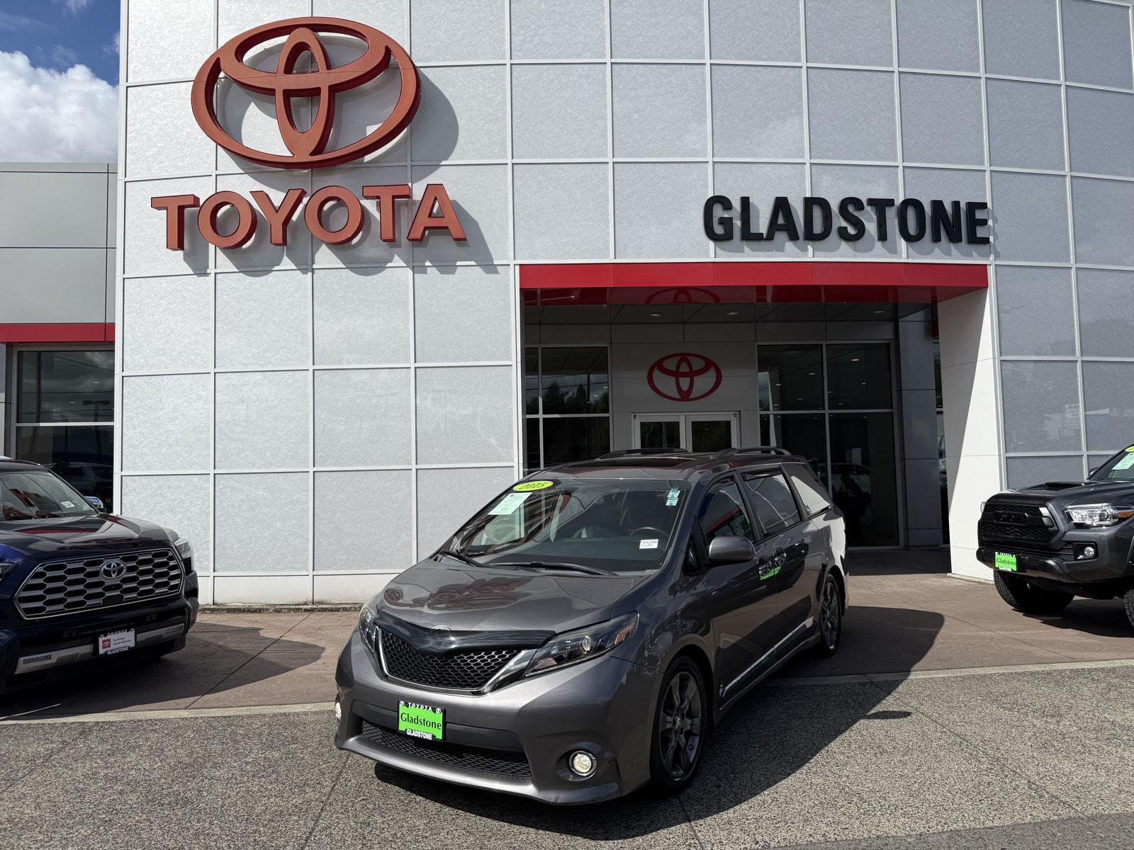 Predawn Gray Mica 2015 Toyota Sienna Minivan Front-Wheel Drive Automatic