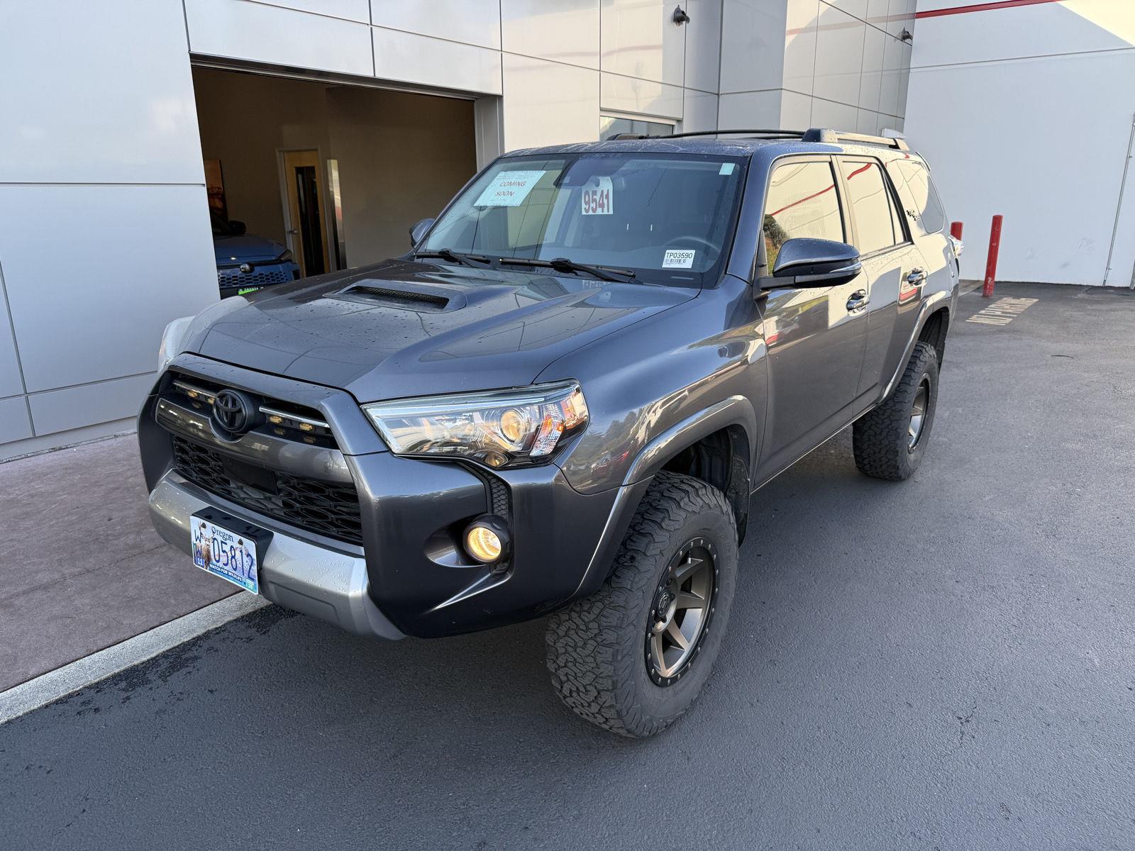 2020 Toyota 4Runner Gris (Magnetic Gray Metallic) SUV/Crossover Todo terreno Automática