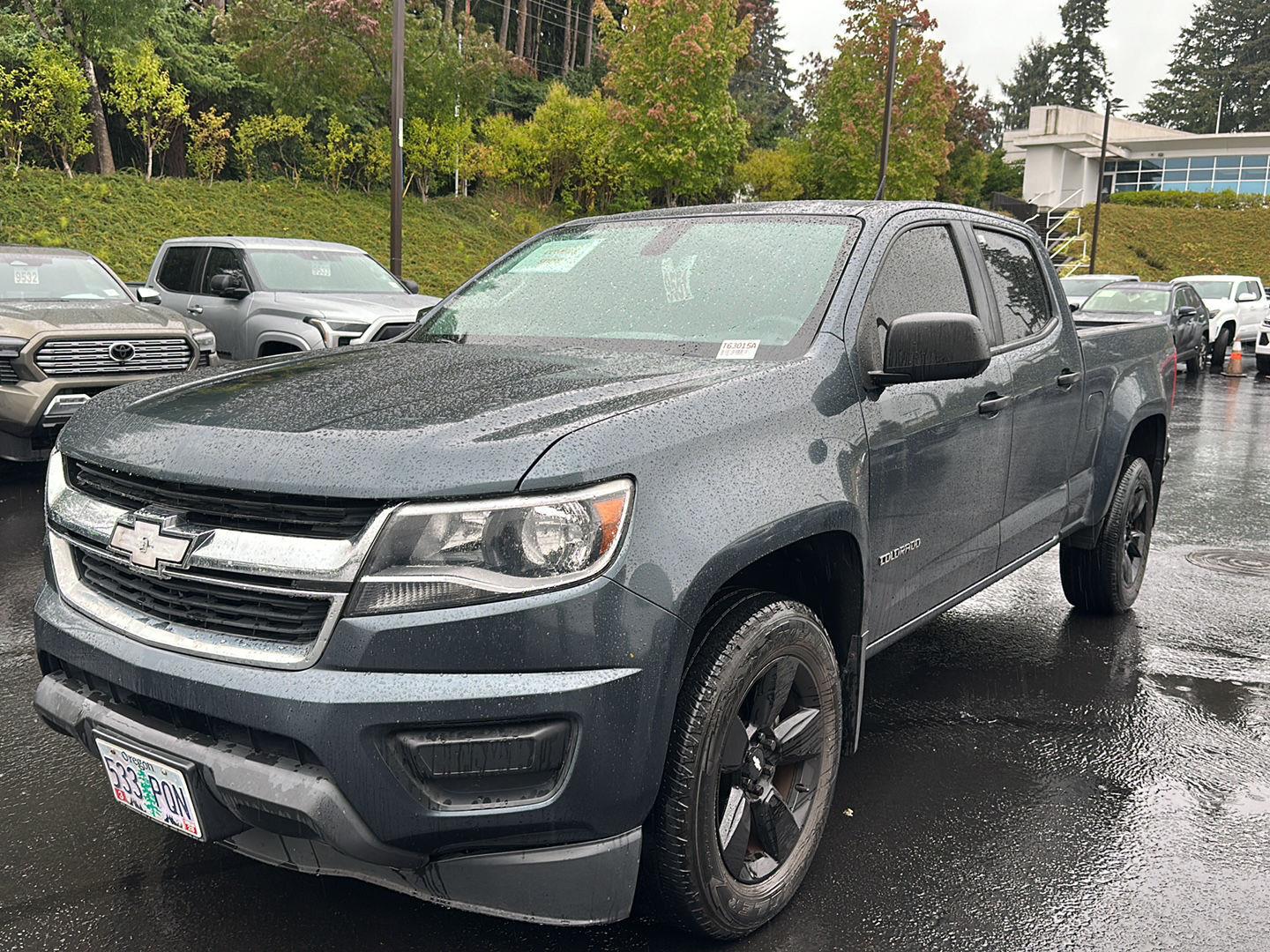 Shadow Gray Metallic 2019 Chevrolet Colorado Pickup Truck 4X2 8-Speed Automatic