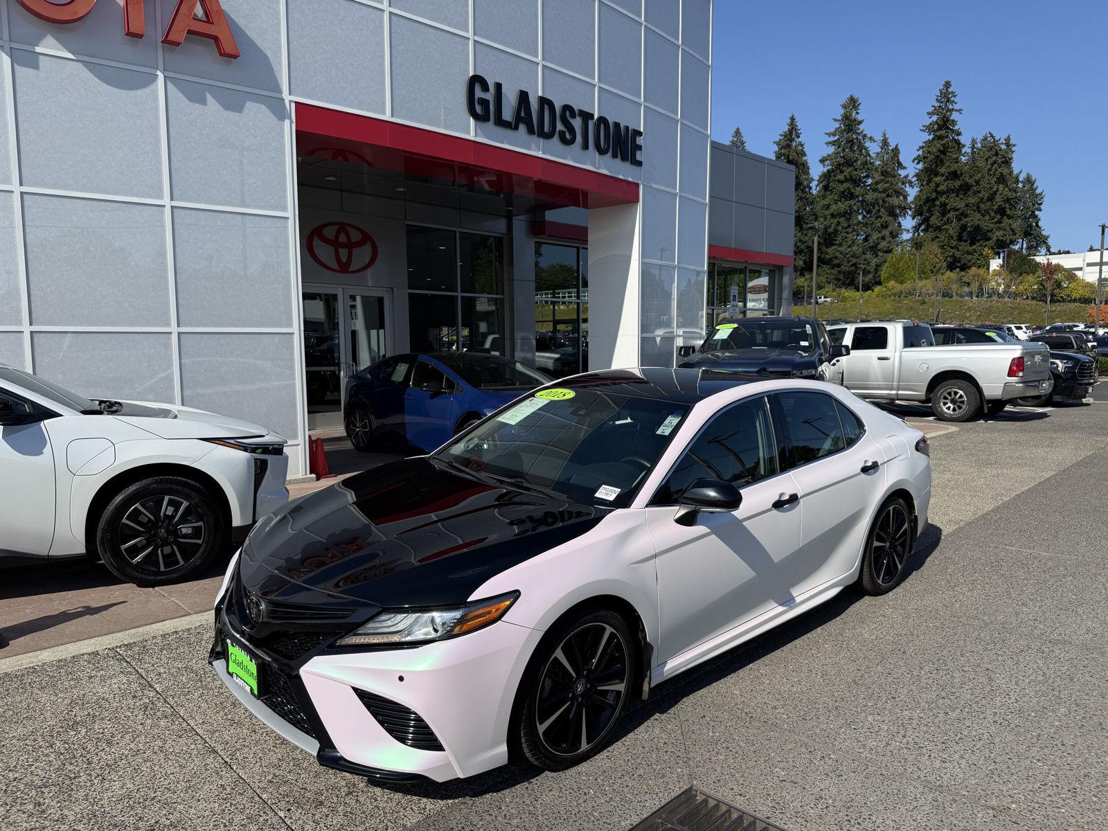 White (Wind Chill Pearl) 2018 Toyota Camry Sedan Front-Wheel Drive 