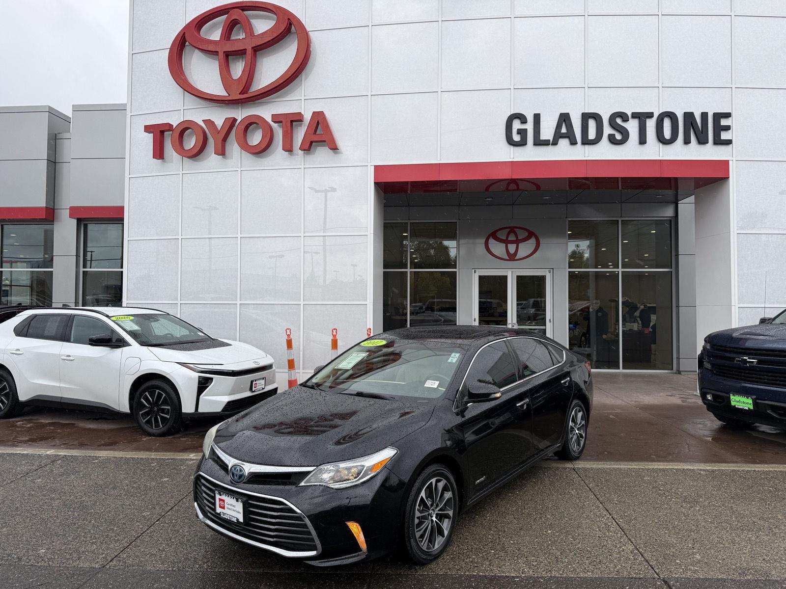  2017 Toyota Avalon Hybrid XLE Plus FWD   
