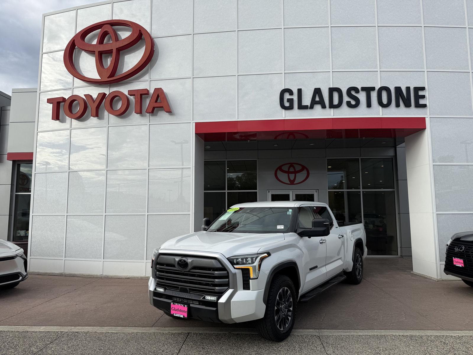 White (Wind Chill Pearl) 2023 Toyota Tundra Pickup Truck Four-Wheel Drive Automatic