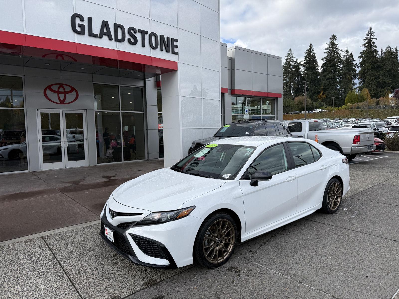 Ice Cap 2024 Toyota Camry Sedan Front-Wheel Drive Automatic