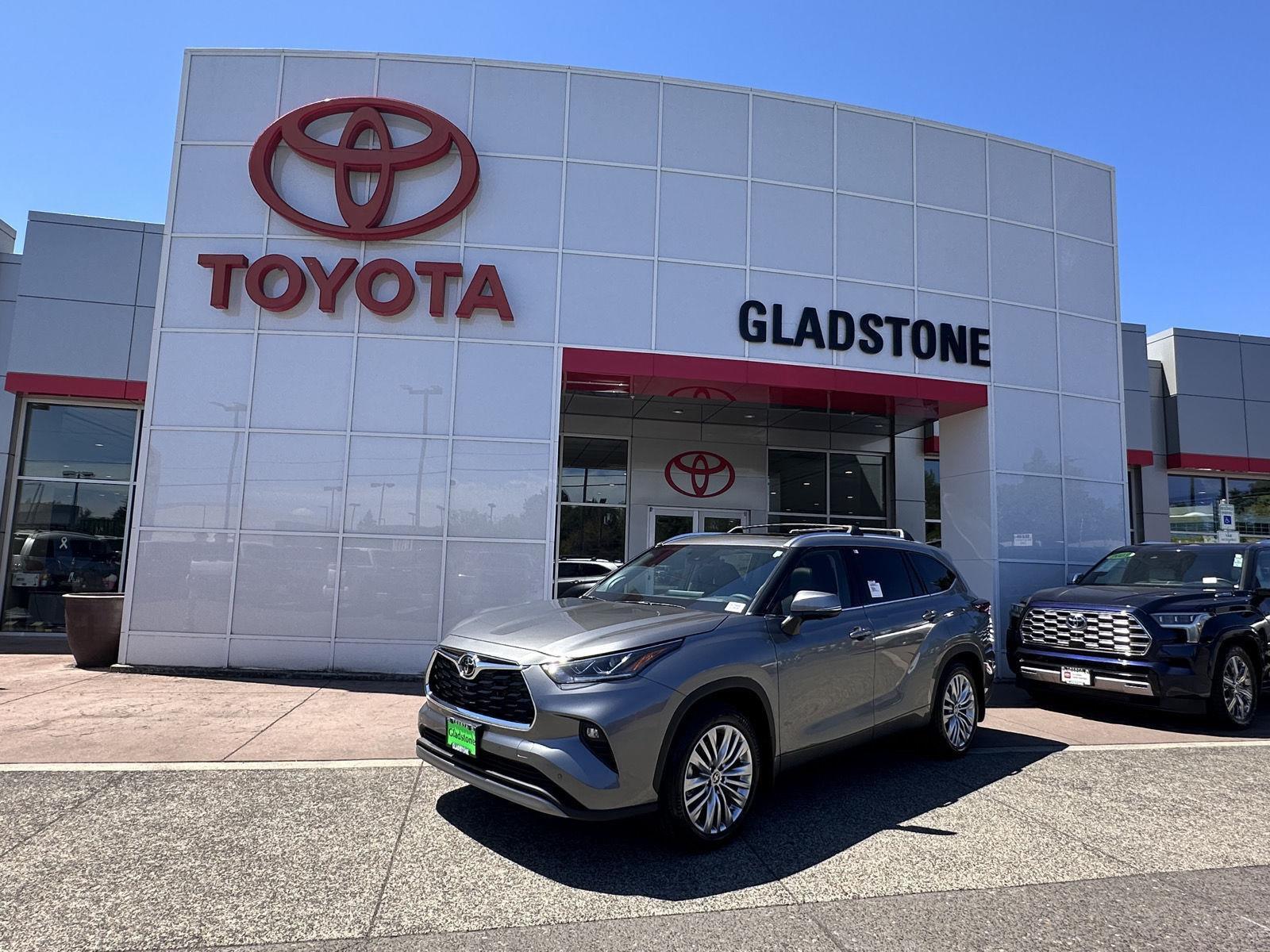 Heavy Metallic 2026 Toyota Highlander SUV / Crossover All-Wheel Drive Automatic