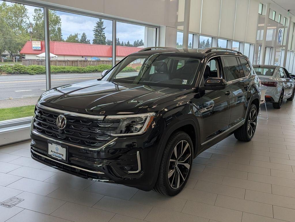 Deep Black Pearl 2026 Volkswagen Atlas SUV / Crossover All-Wheel Drive Automatic