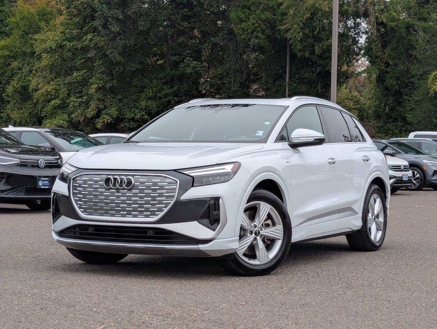 Glacier White Metallic 2024 Audi Q4 e-tron SUV / Crossover All-Wheel Drive Automatic