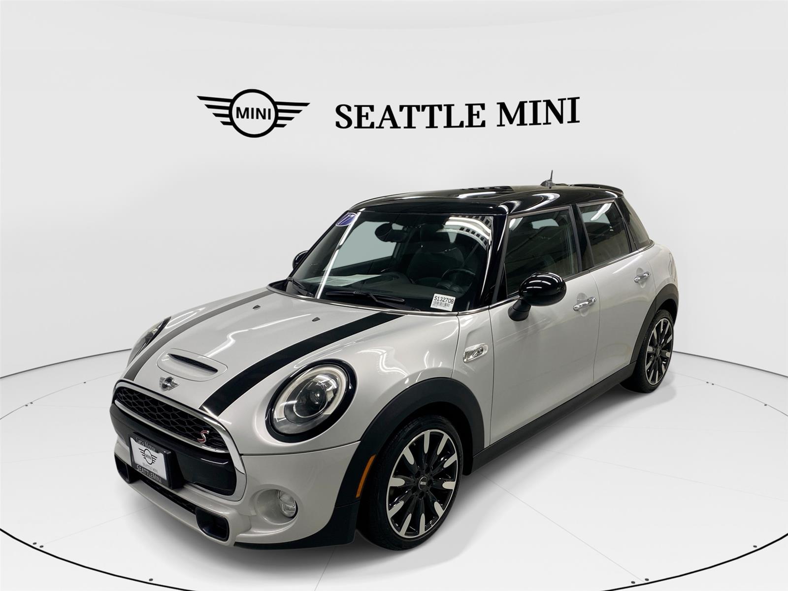 White Silver Metallic 2017 MINI Cooper S 4-Door Hatchback FWD Hatchback Front-Wheel Drive Manual