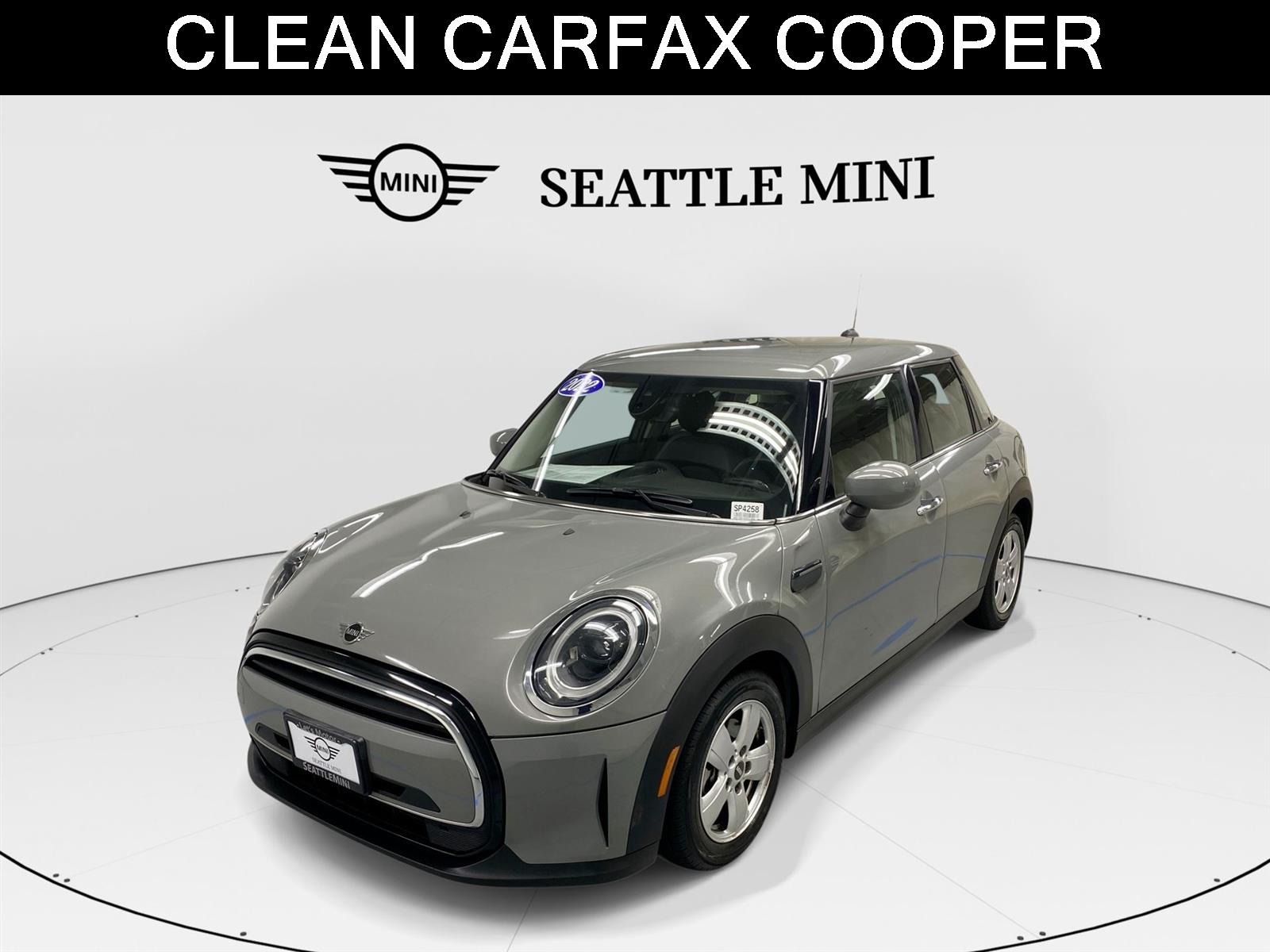 Gray (Moonwalk Grey Metallic) 2022 MINI Cooper Hatchback Front-Wheel Drive 7-Speed Automatic