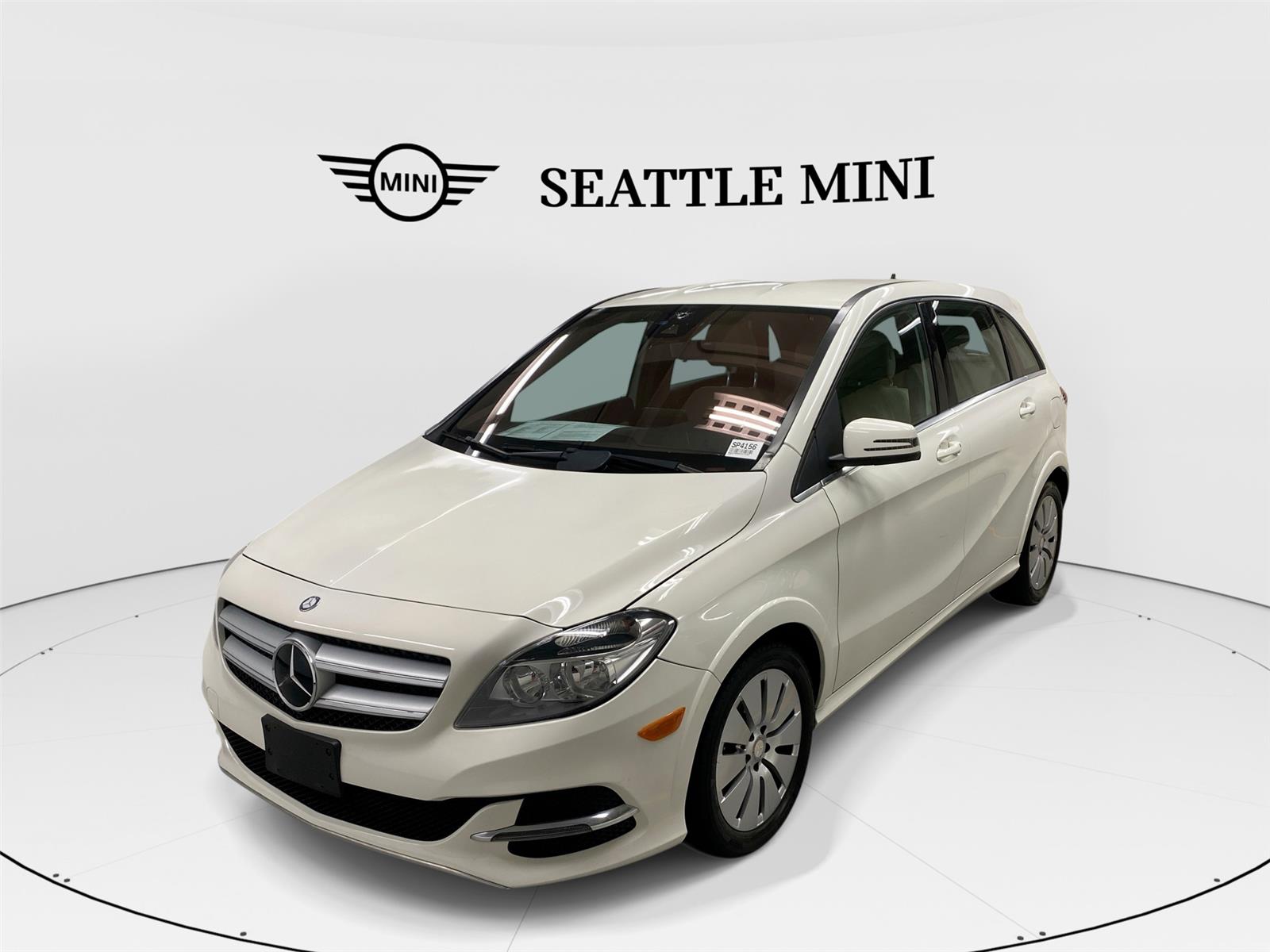 Cirrus White 2017 Mercedes-Benz B-Class Wagon Front-Wheel Drive 1-Speed Automatic