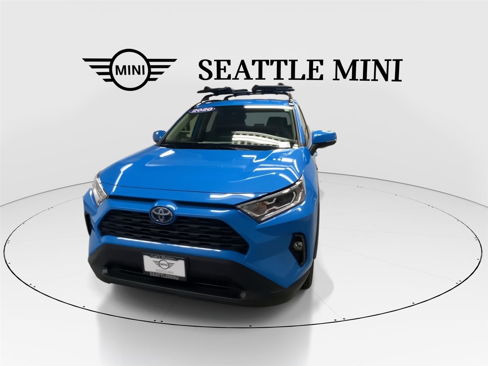 View vehicle photo 3
