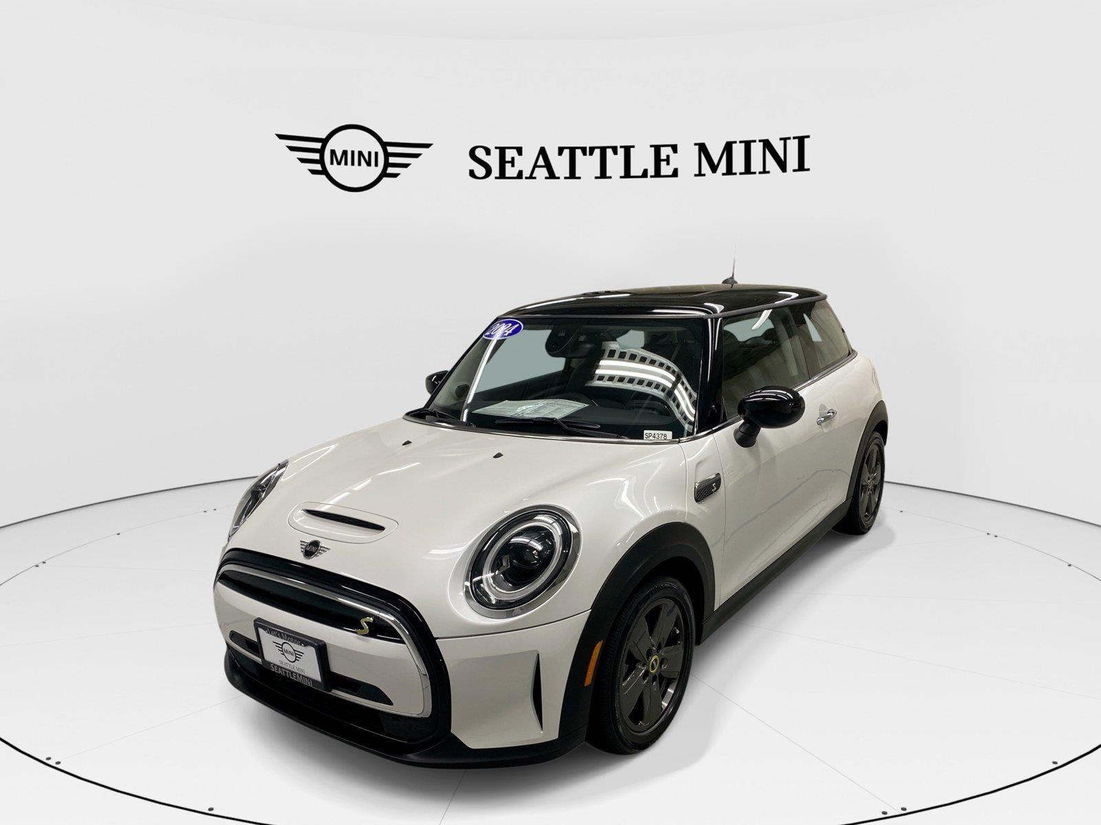 Nanuq White Metallic 2024 MINI Cooper Hatchback Front-Wheel Drive 1-Speed Automatic