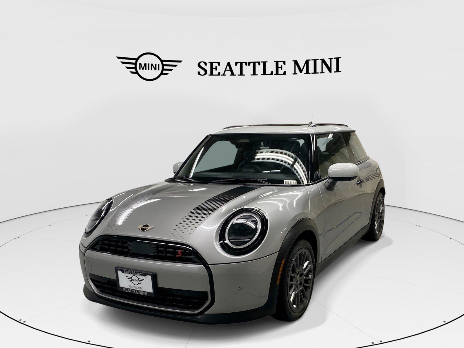 Melting Silver III Metallic 2026 MINI Cooper Hatchback Front-Wheel Drive 7-Speed Automatic