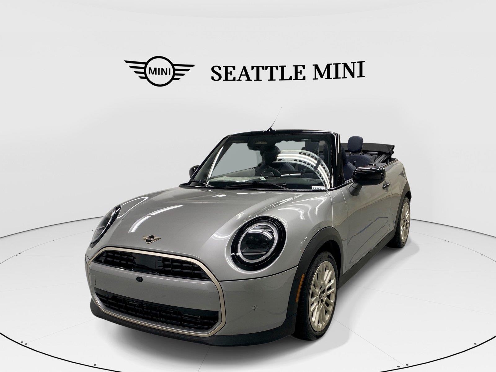 Melting Silver III Metallic 2026 MINI Cooper Hatchback Front-Wheel Drive 7-Speed Automatic