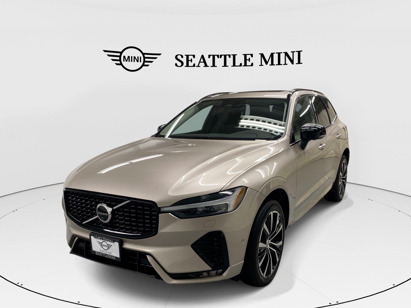 2024 Volvo XC60 B5 Plus Dark Theme AWD