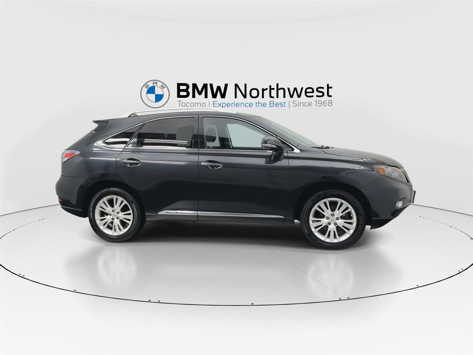 View vehicle photo 5