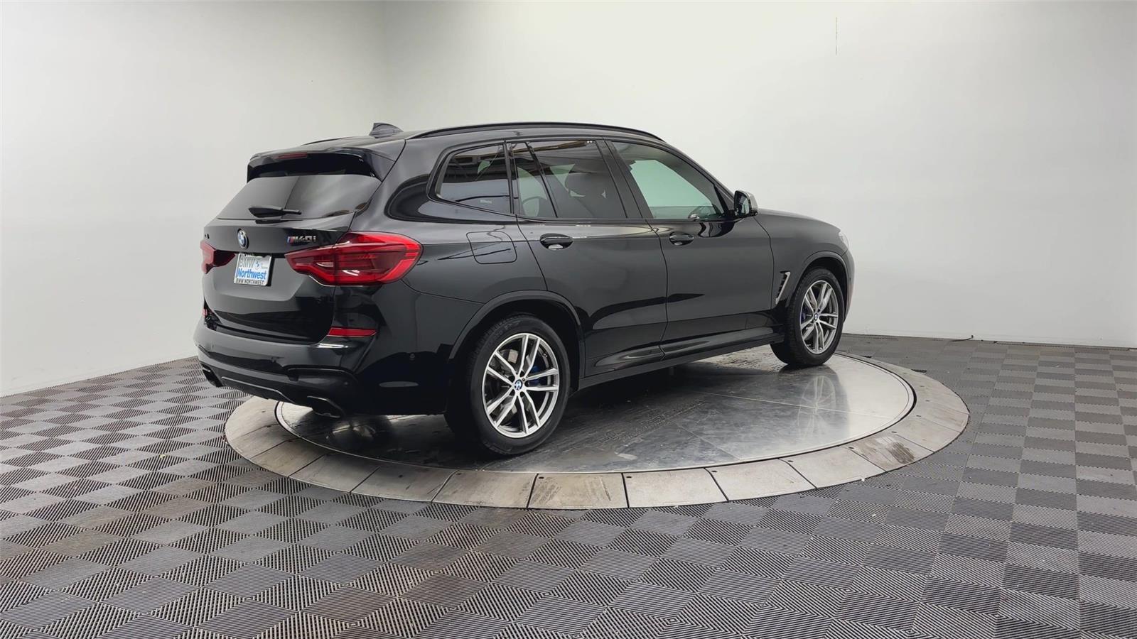 View vehicle photo 3