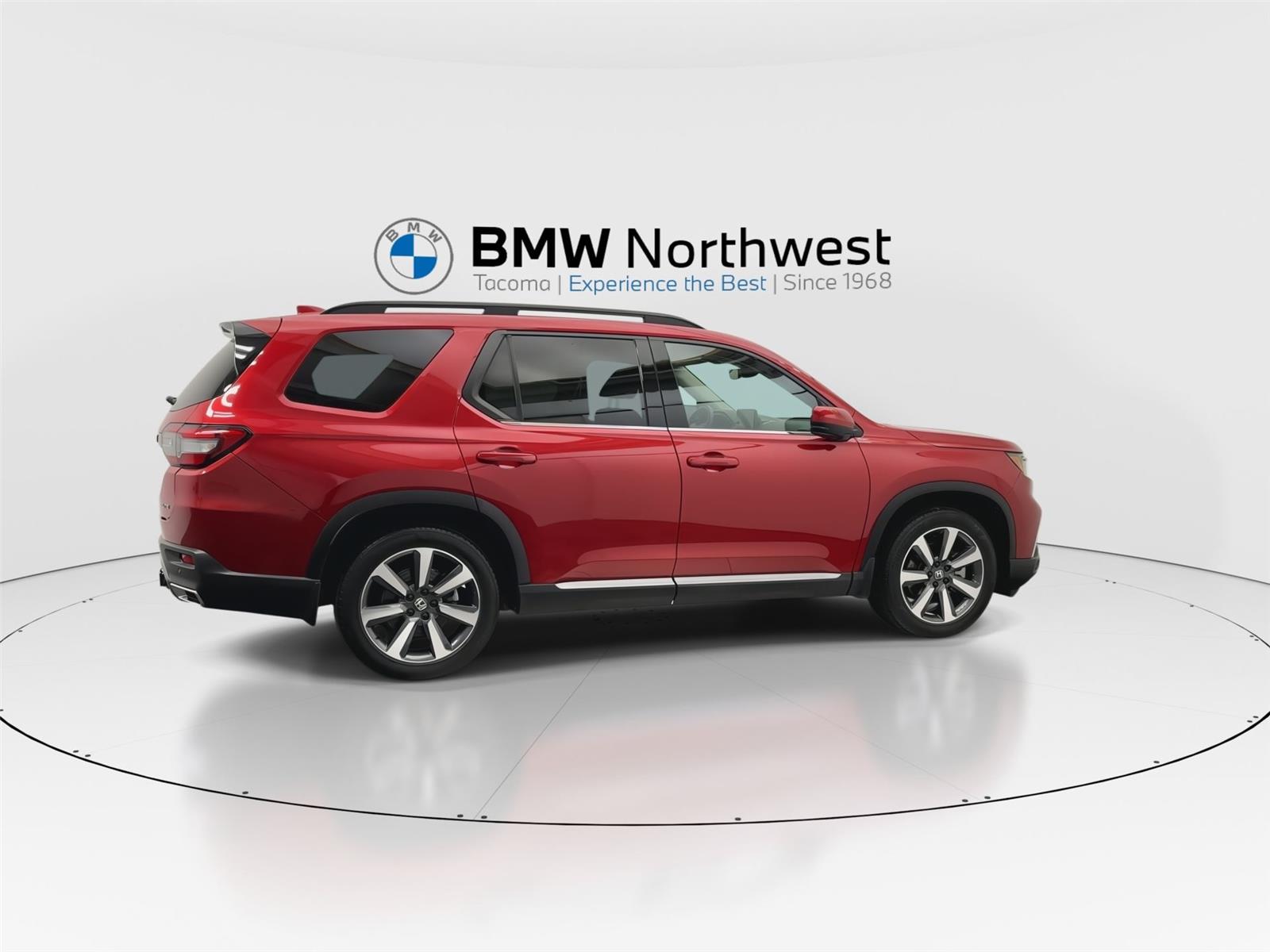 View vehicle photo 4