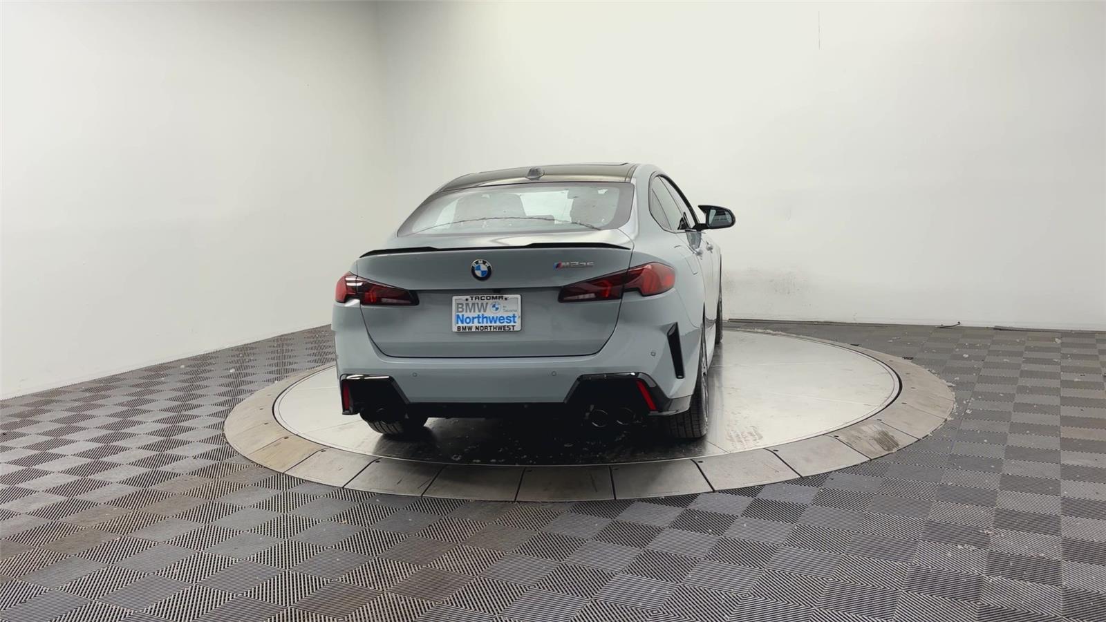 View vehicle photo 2