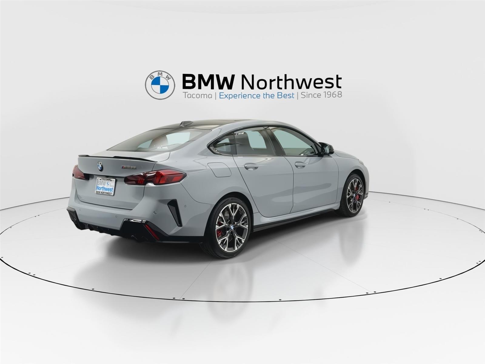 View vehicle photo 3