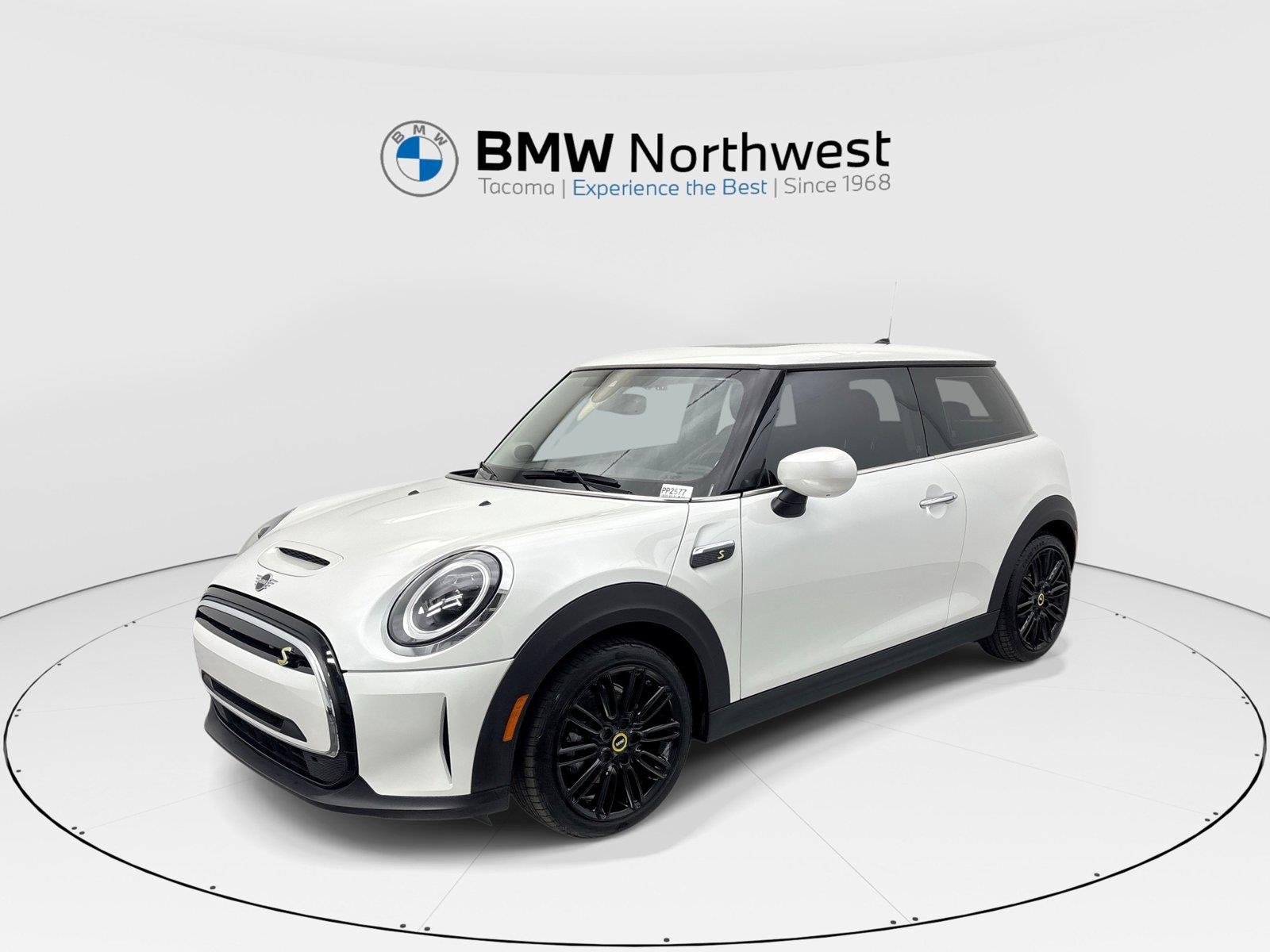 Nanuq White Metallic 2024 MINI Cooper Hatchback Front-Wheel Drive 1-Speed Automatic