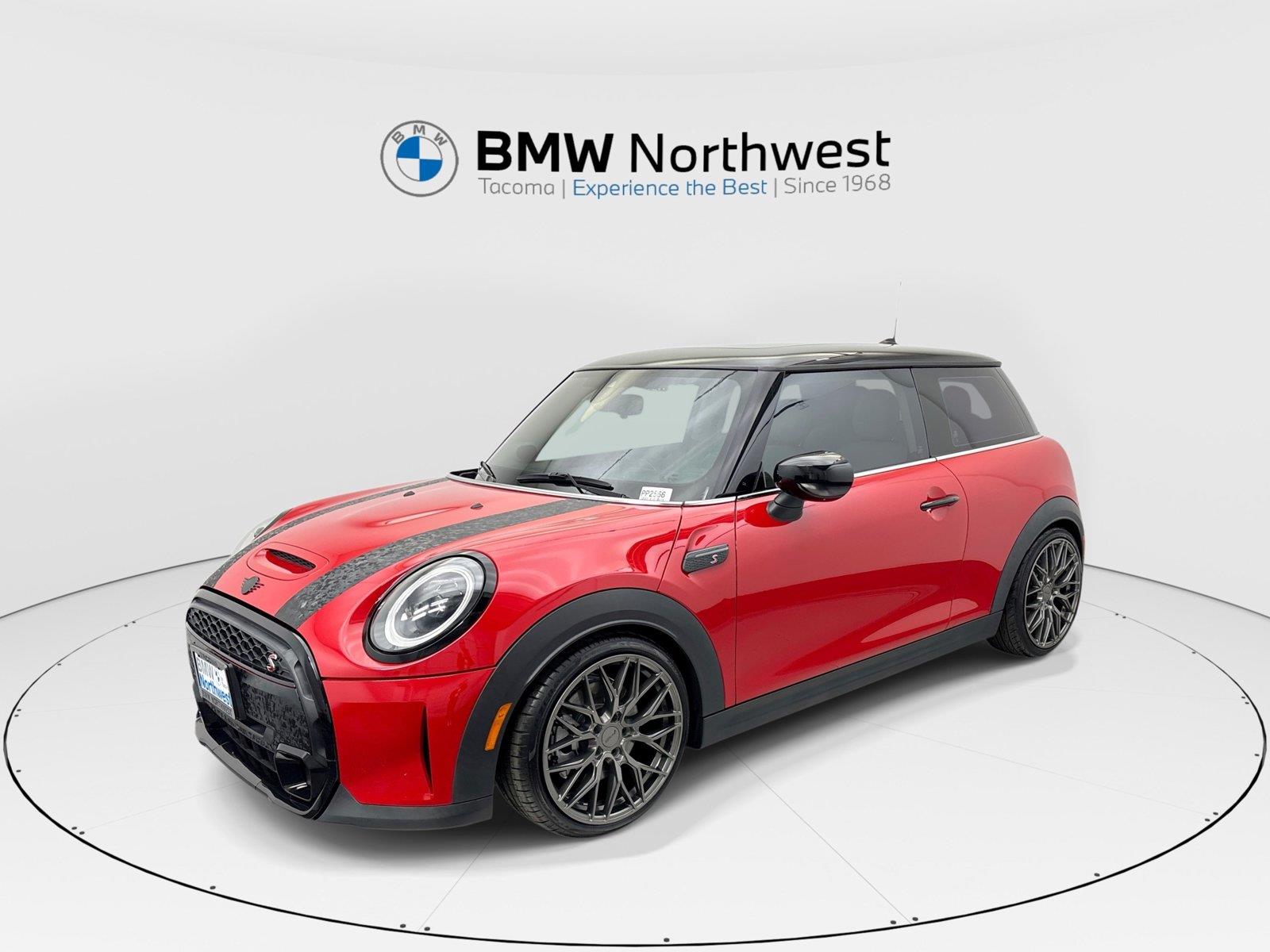 Chili Red 2022 MINI Cooper Hatchback Front-Wheel Drive 7-Speed Automatic