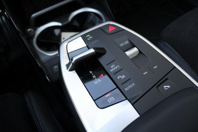 2026 BMW X1 M35i - Photo 18