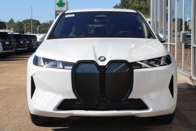 2026 BMW iX 45 - Photo 8