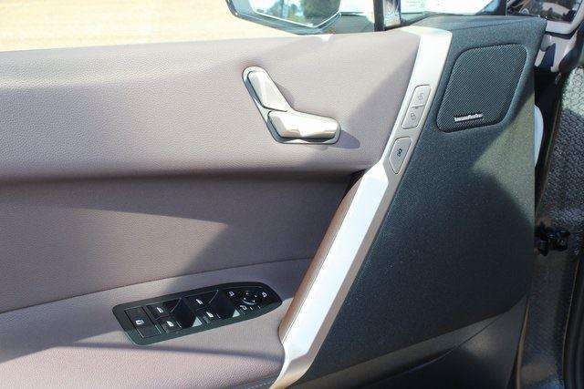 2026 BMW iX 45 - Photo 10