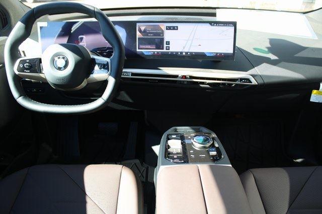 2026 BMW iX 45 - Photo 13