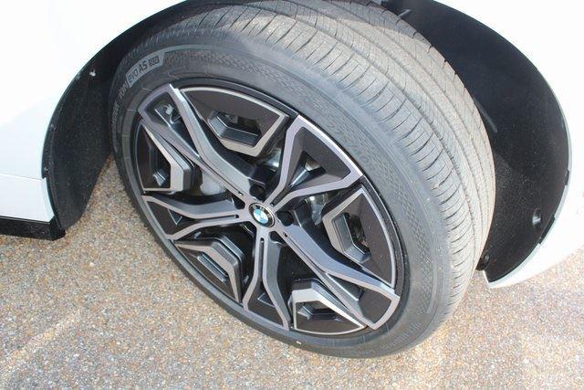 2026 BMW iX 45 - Photo 22