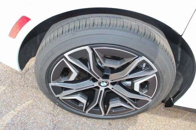 2026 BMW iX 45 - Photo 23