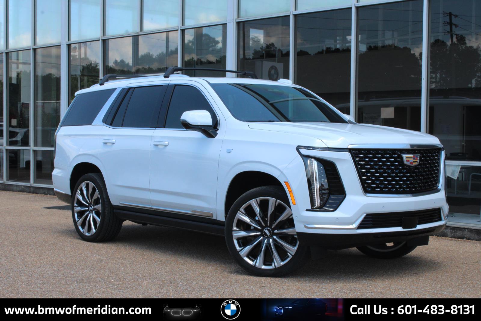 Vibrant White Tricoat 2026 Cadillac Escalade SUV / Crossover Four-Wheel Drive Automatic