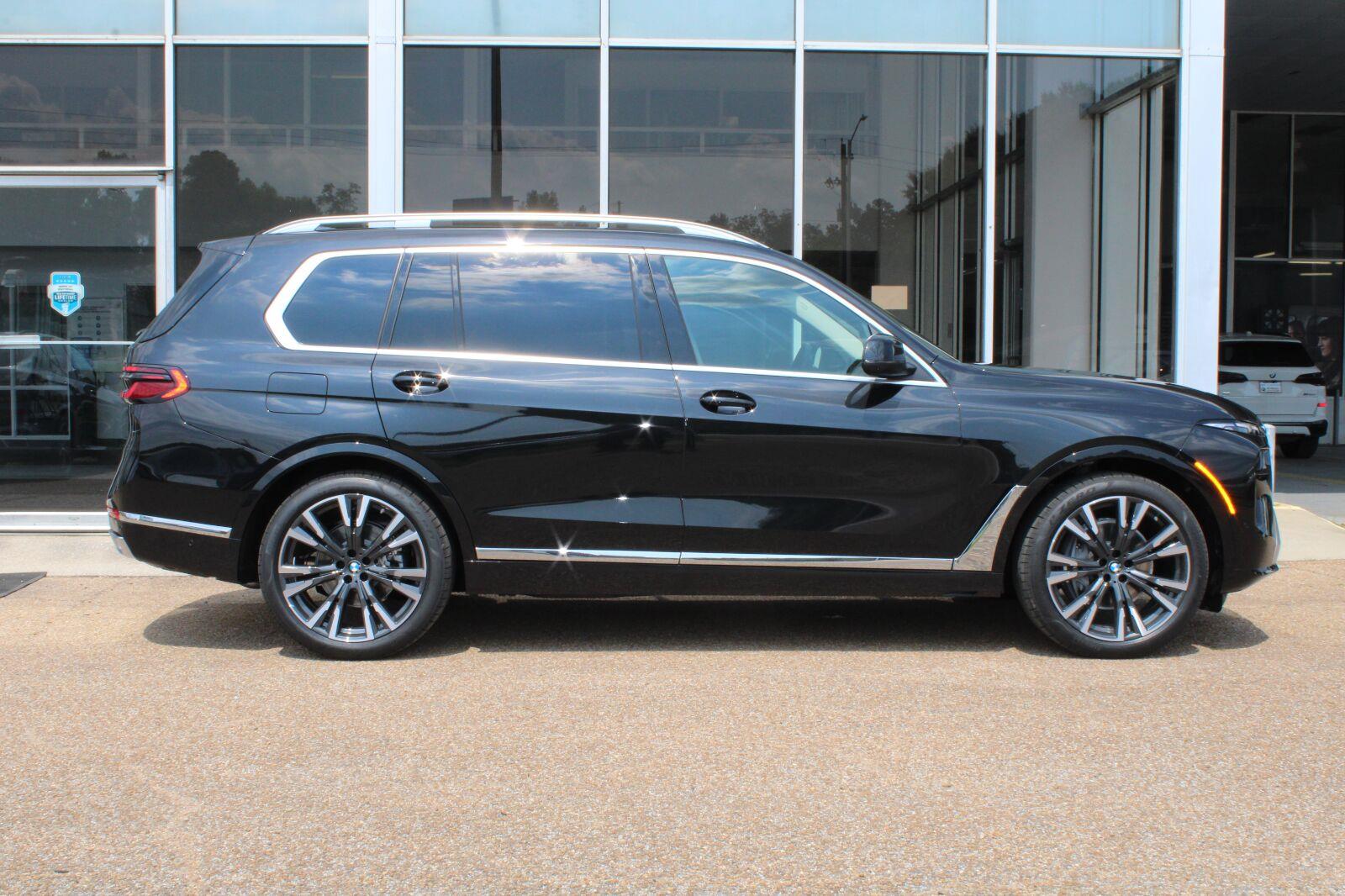 Black Sapphire Metallic 2027 BMW X7 SUV / Crossover All-Wheel Drive Automatic