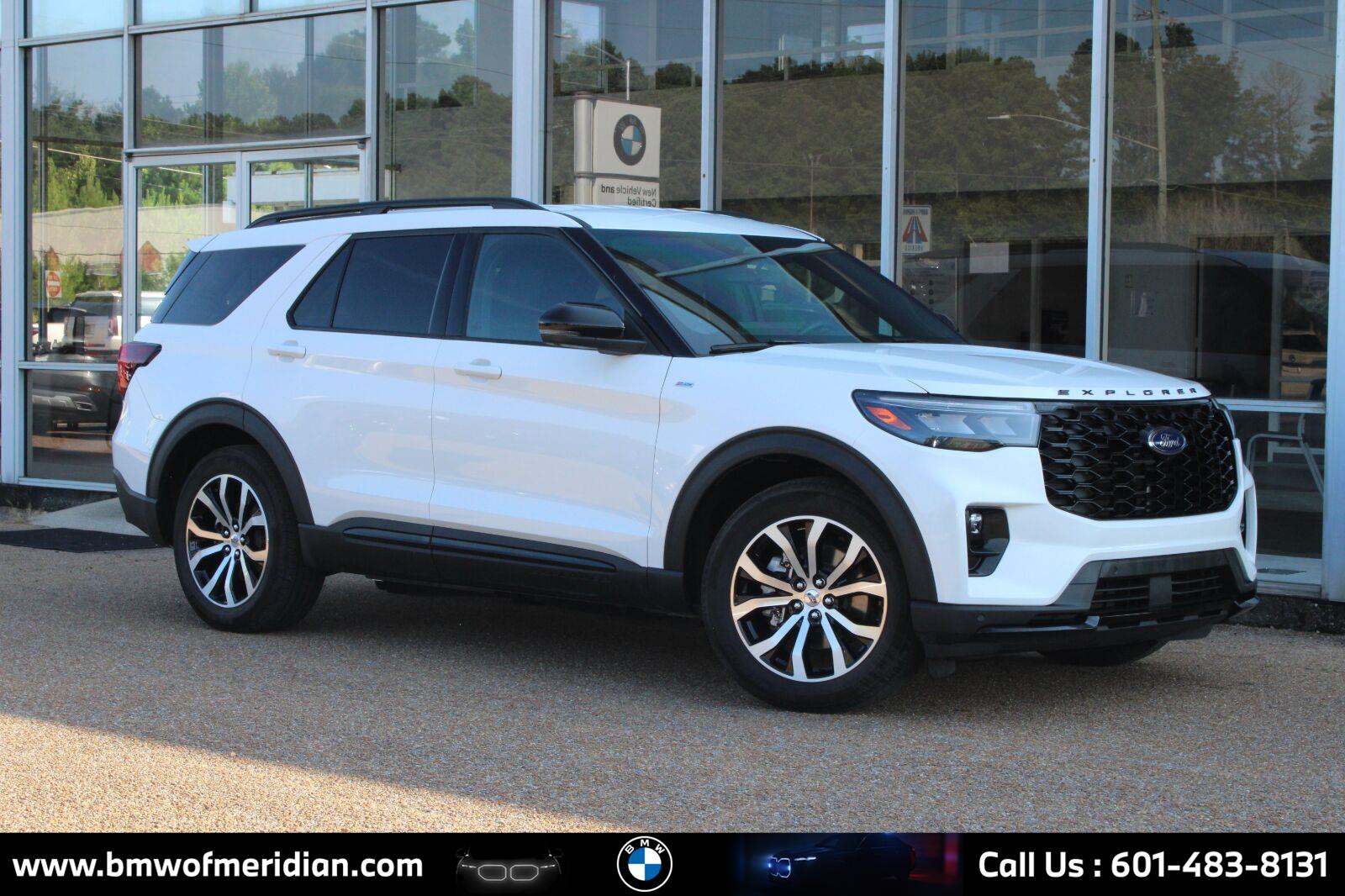 Star White Metallic Tri-Coat 2025 Ford Explorer SUV / Crossover Rear-Wheel Drive Automatic