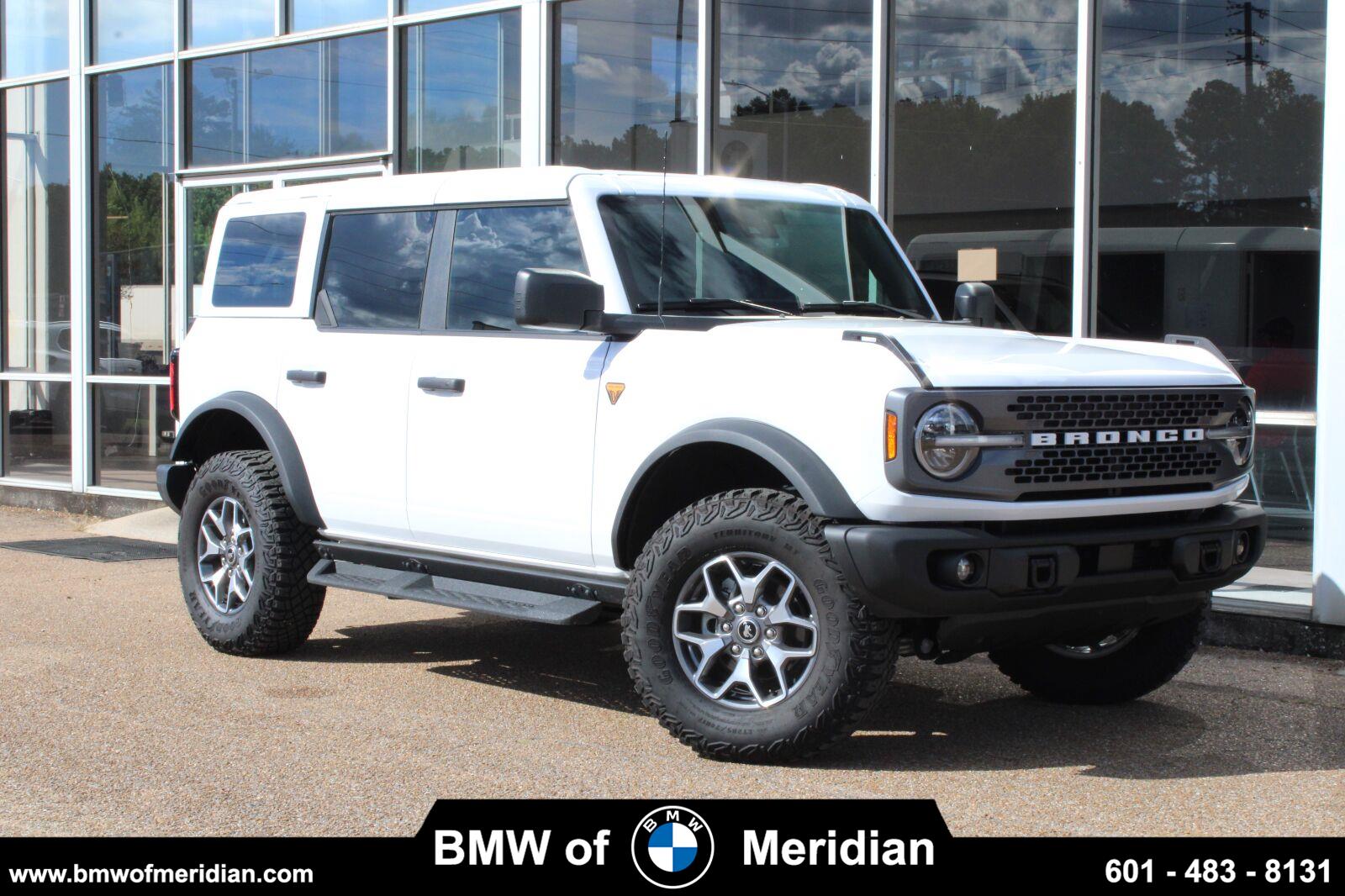 Oxford White 2025 Ford Bronco SUV / Crossover Four-Wheel Drive 7-Speed Manual