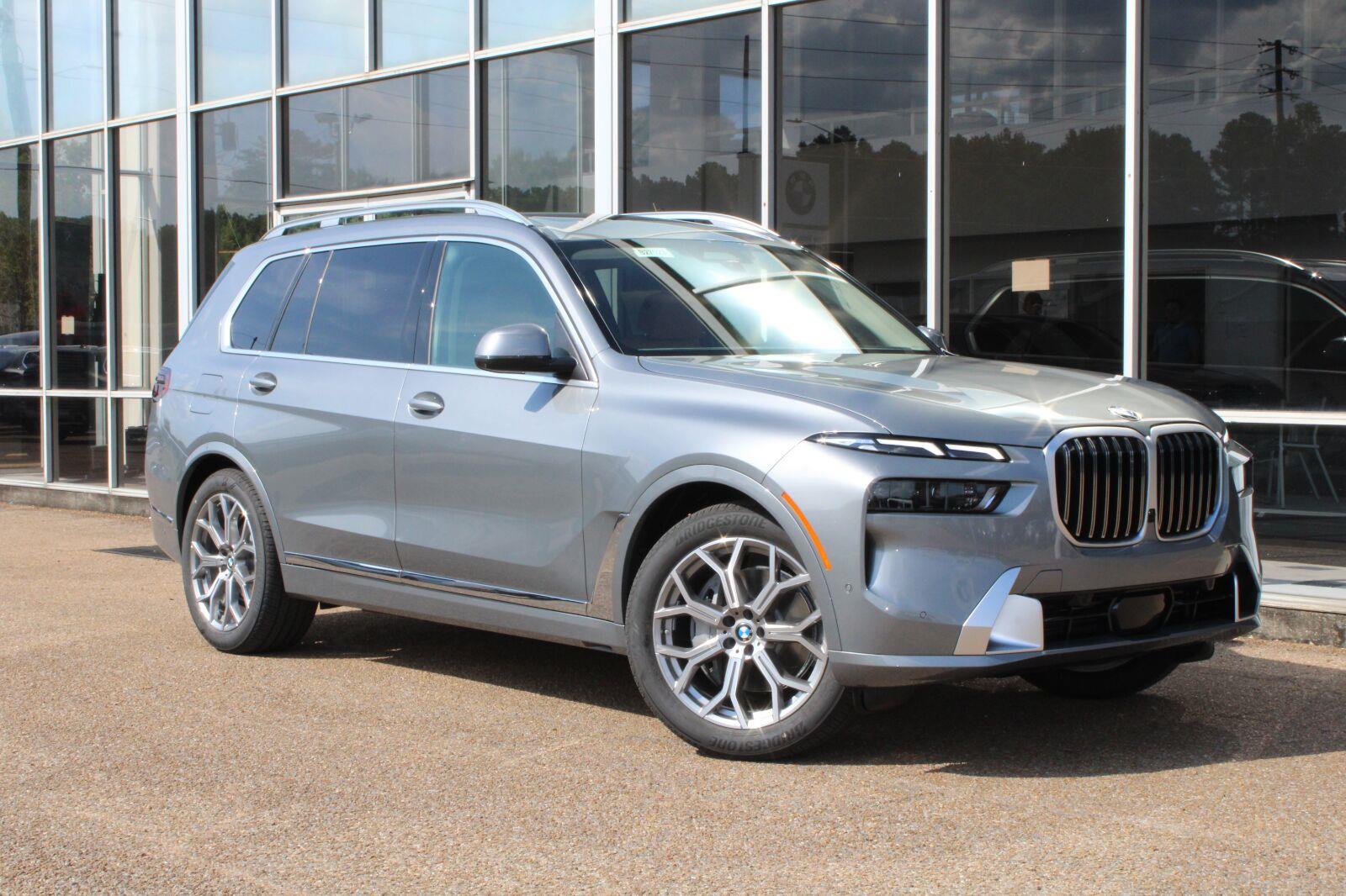 Gray (Skyscraper Grey Metallic) 2027 BMW X7 SUV / Crossover All-Wheel Drive Automatic