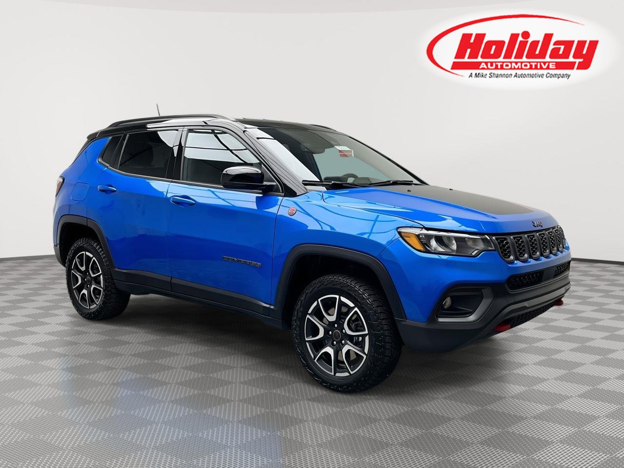 Hydro Blue Pearlcoat 2025 Jeep Compass SUV / Crossover Four-Wheel Drive 8-Speed Automatic