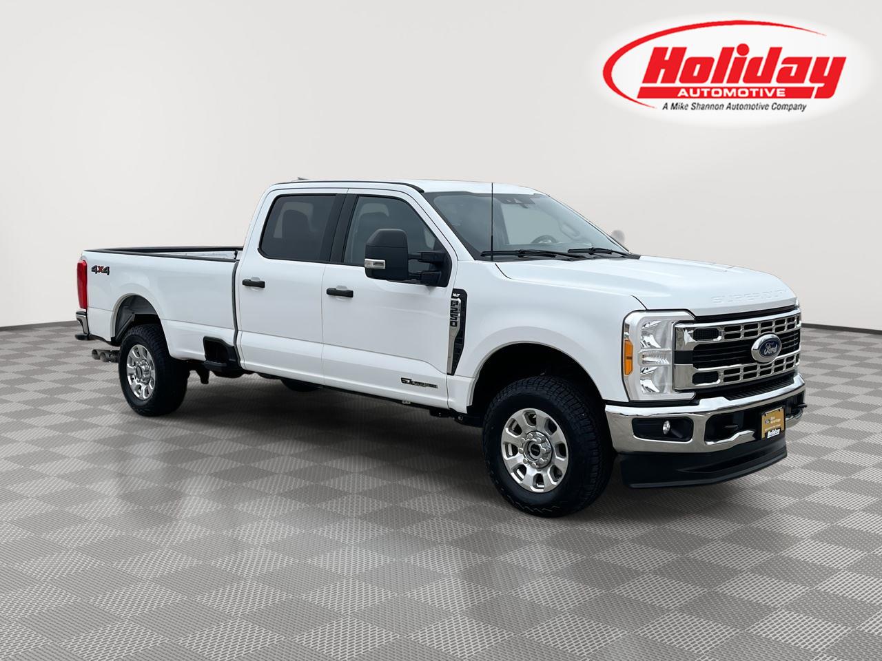 Oxford White 2023 Ford F-250 Super Duty Pickup Truck Four-Wheel Drive Automatic