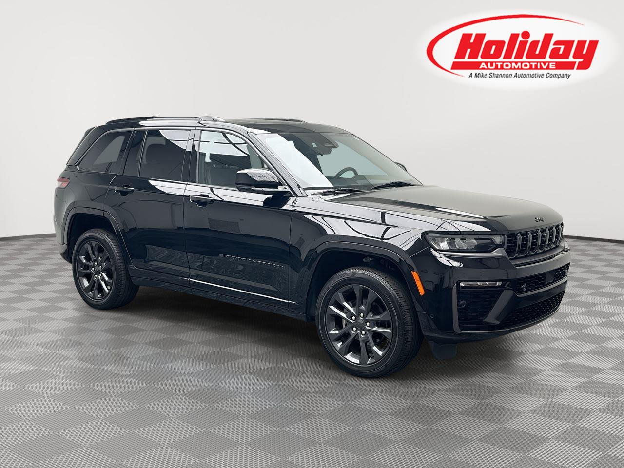 Diamond Black Crystal Pearlcoat 2026 Jeep Grand Cherokee SUV / Crossover Four-Wheel Drive 8-Speed Automatic