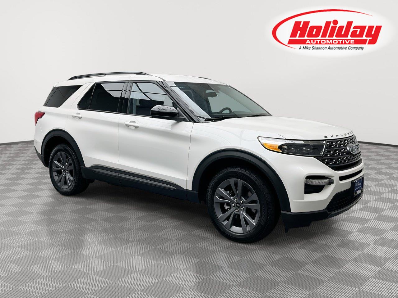 Star White Metallic Tri-Coat 2023 Ford Explorer SUV / Crossover All-Wheel Drive Automatic