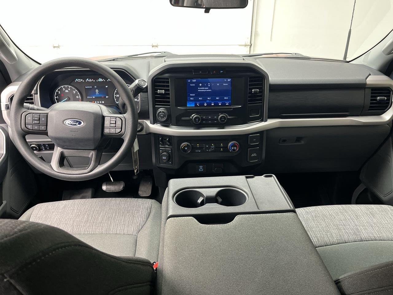 View vehicle photo 4